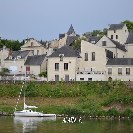 Le Prieure Bed and Breakfast Montsoreau Exteriör bild