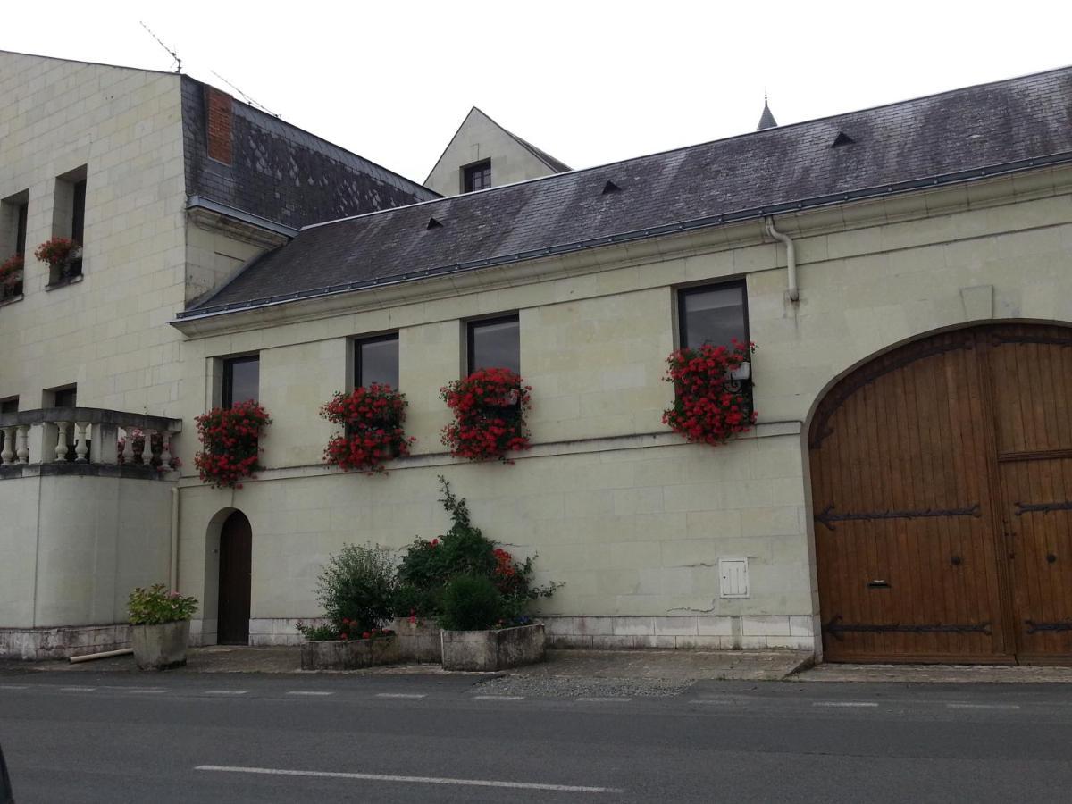 Le Prieure Bed and Breakfast Montsoreau Exteriör bild